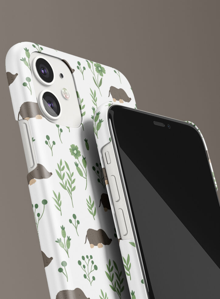 Mouse in the Jungle Pattern phone case closeup