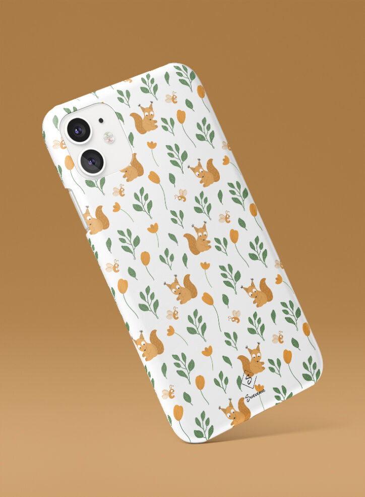 squirrel in the forest pattern phone case side